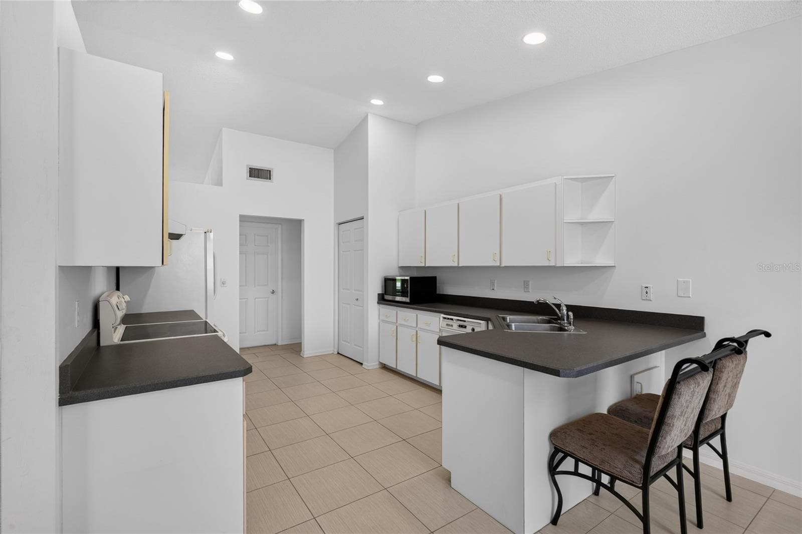 Single Family Residence at 3 POINT PLEASANT DR, PALM COAST, photo 15 of 51