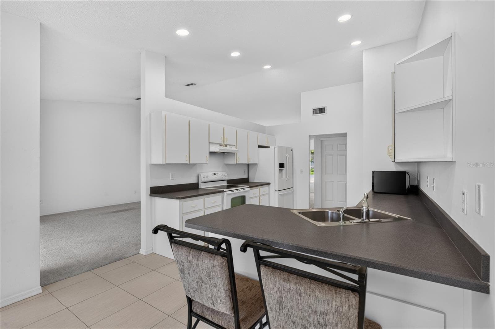 Single Family Residence at 3 POINT PLEASANT DR, PALM COAST, photo 17 of 51