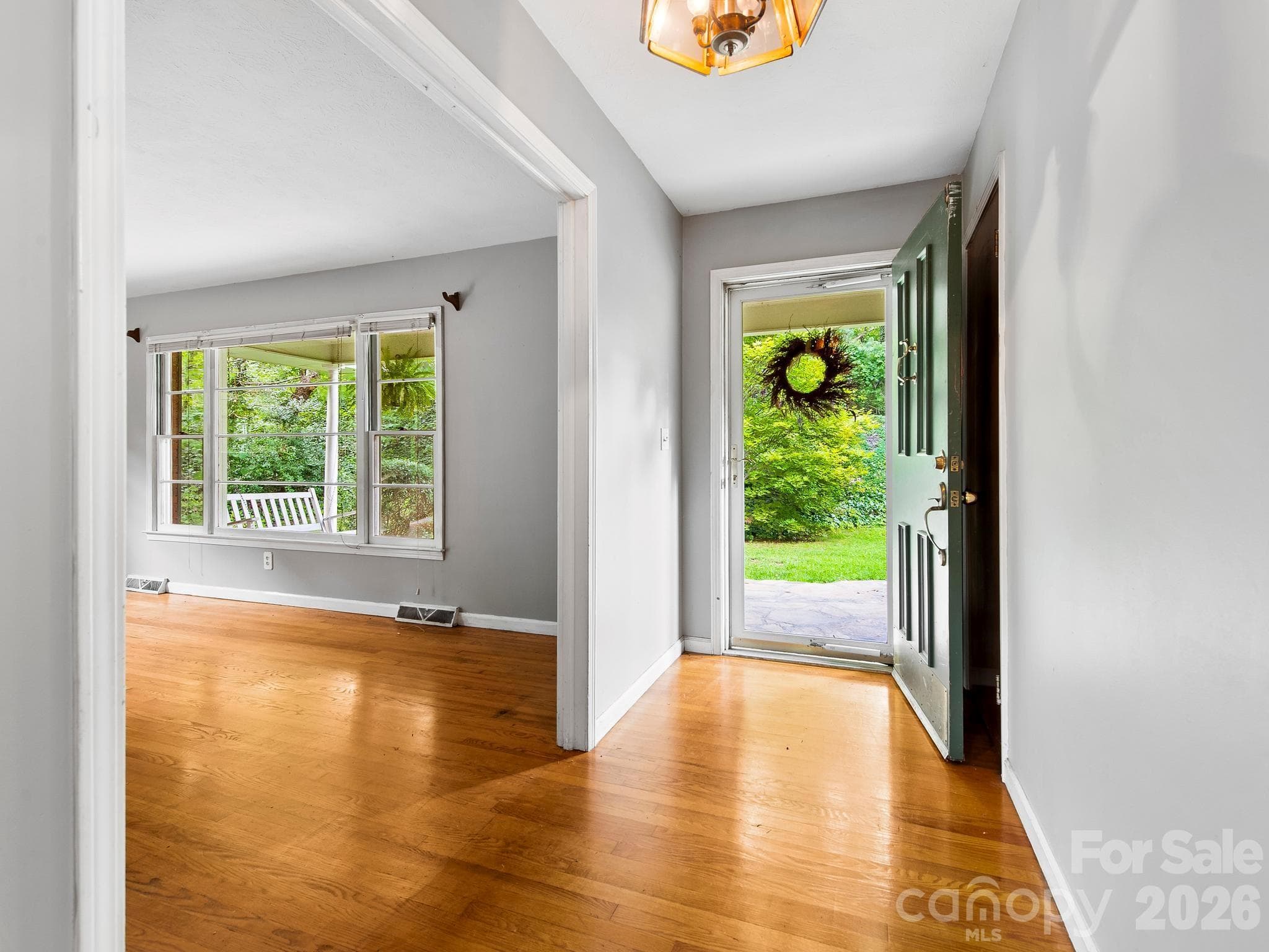 Single Family Residence at 48 Faircrest Road, Asheville, photo 6 of 31