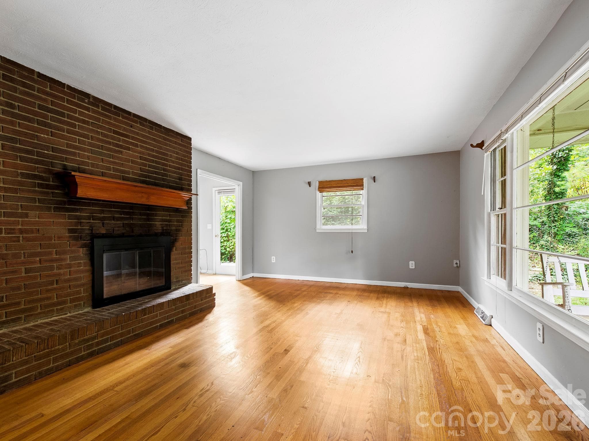 Single Family Residence at 48 Faircrest Road, Asheville, photo 7 of 31