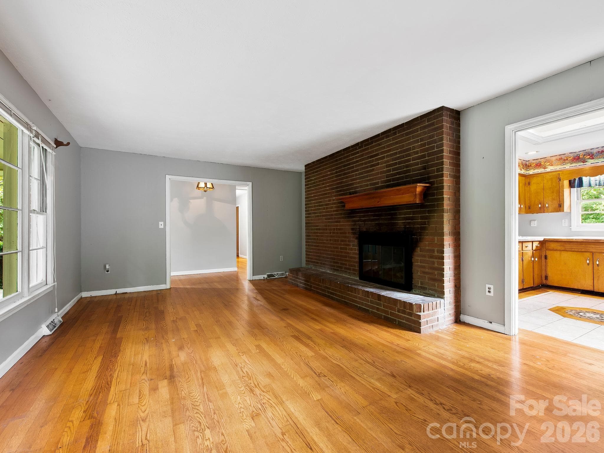 Single Family Residence at 48 Faircrest Road, Asheville, photo 9 of 31