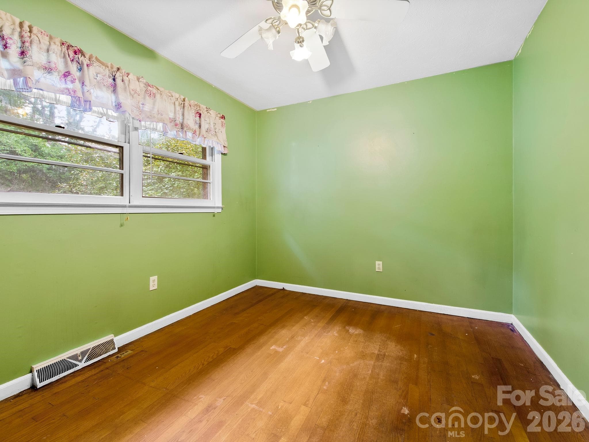 Single Family Residence at 48 Faircrest Road, Asheville, photo 25 of 31