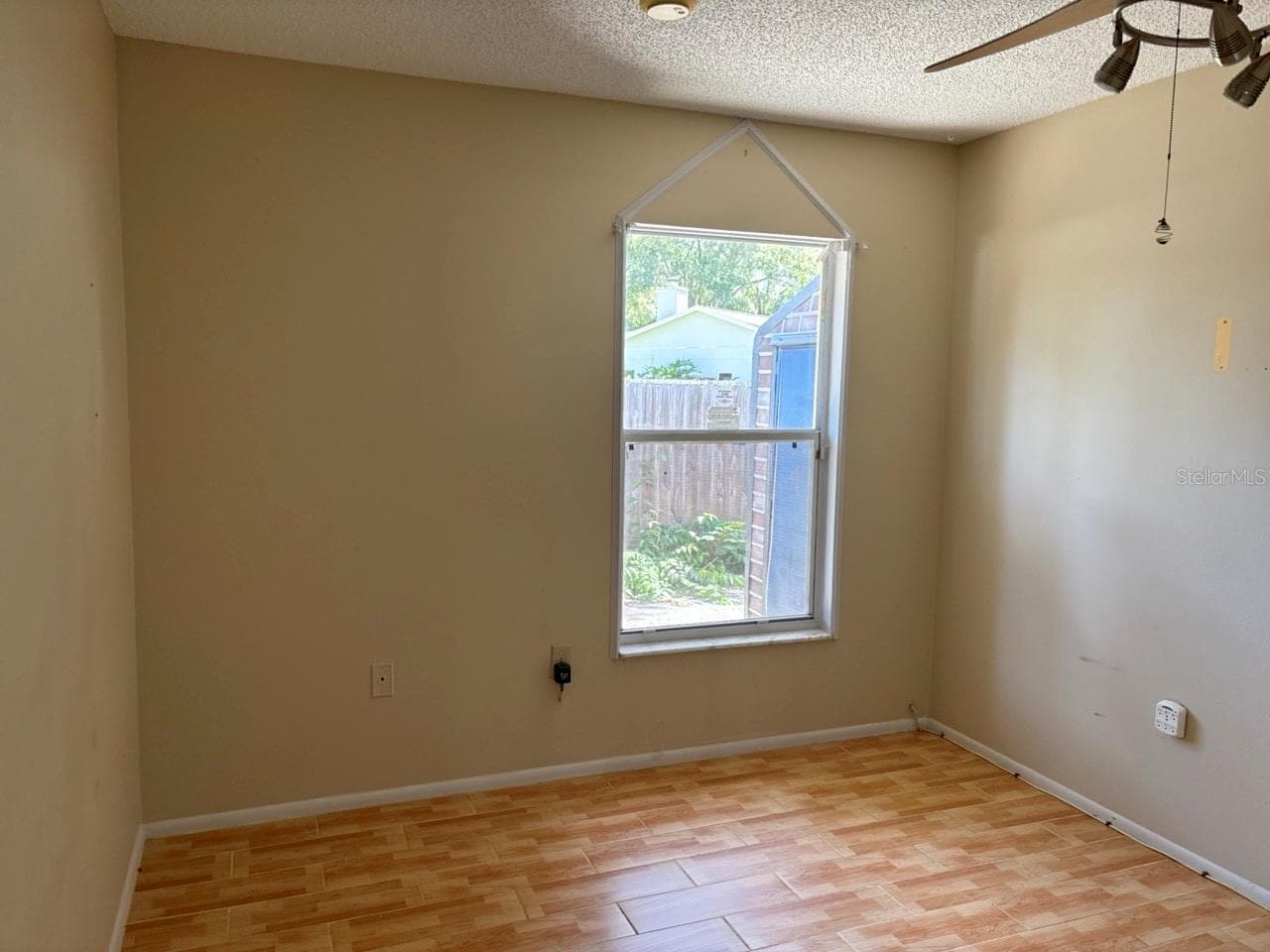 Single Family Residence at 4604 RIDGE PT, TAMPA, photo 7 of 18