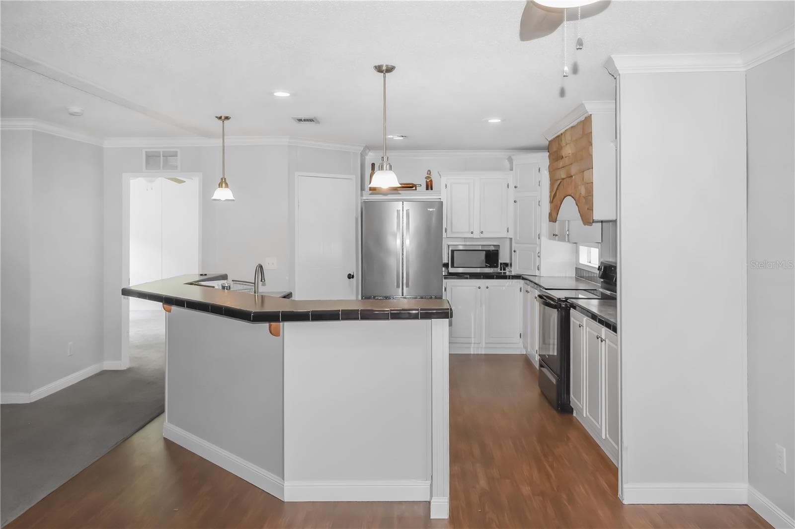 Manufactured Home at 10851 NE 76TH ST, BRONSON, photo 5 of 21