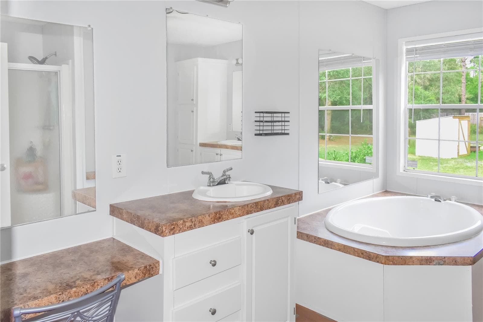 Manufactured Home at 10851 NE 76TH ST, BRONSON, photo 9 of 21