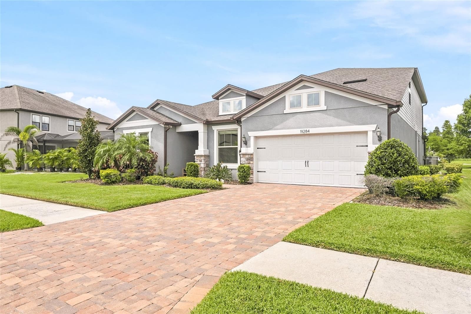 Single Family Residence at 19284 BRIARBROOK DR, TAMPA, photo 3 of 84