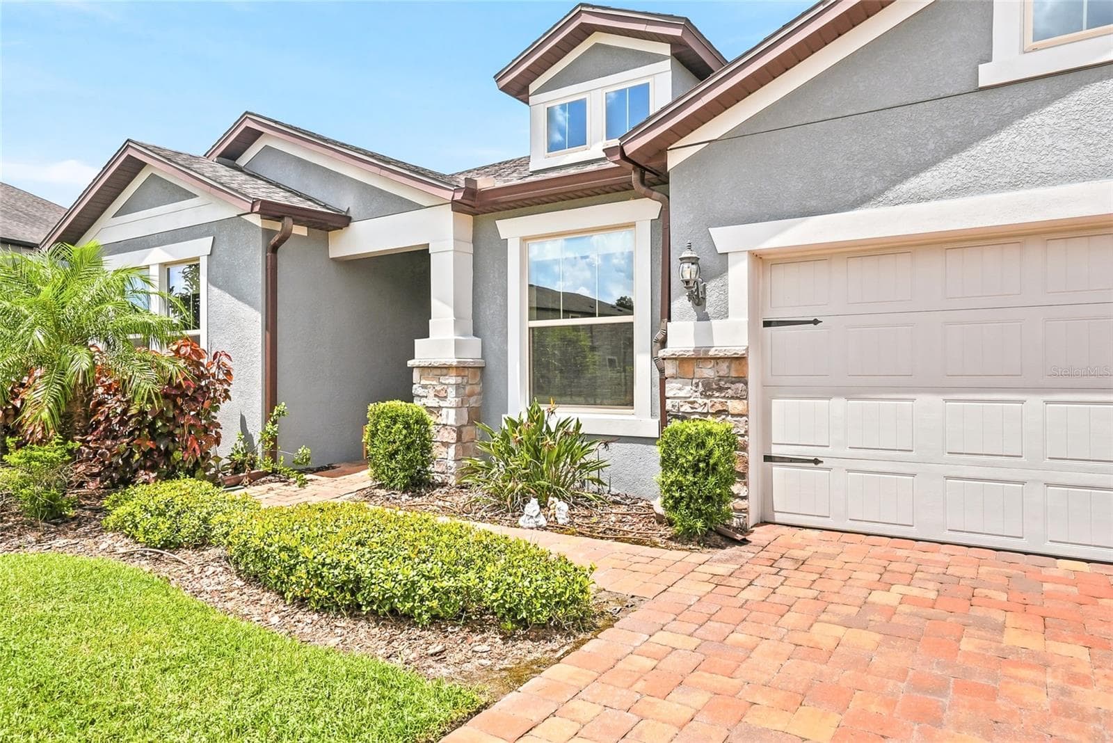 Single Family Residence at 19284 BRIARBROOK DR, TAMPA, photo 4 of 84