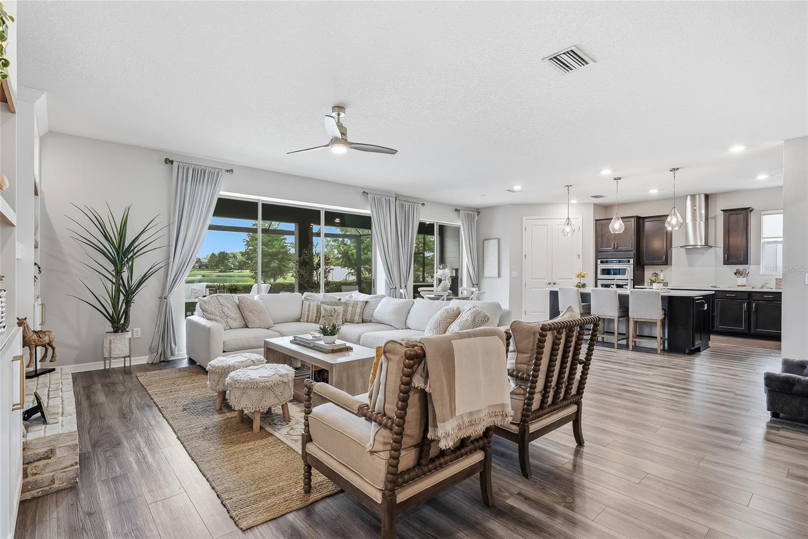 Single Family Residence at 19284 BRIARBROOK DR, TAMPA, photo 10 of 84