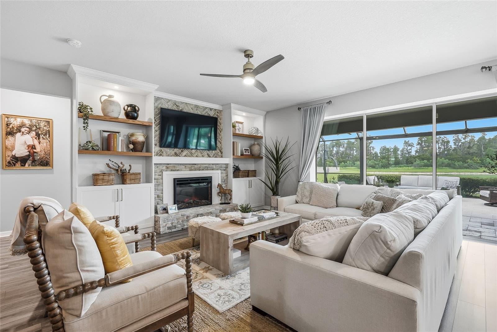 Single Family Residence at 19284 BRIARBROOK DR, TAMPA, photo 11 of 84