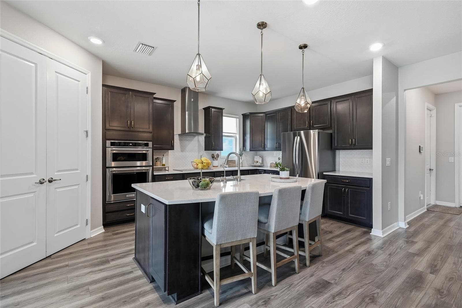 Single Family Residence at 19284 BRIARBROOK DR, TAMPA, photo 19 of 84