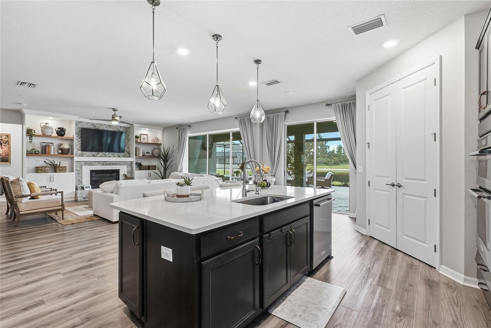 Single Family Residence at 19284 BRIARBROOK DR, TAMPA, photo 22 of 84