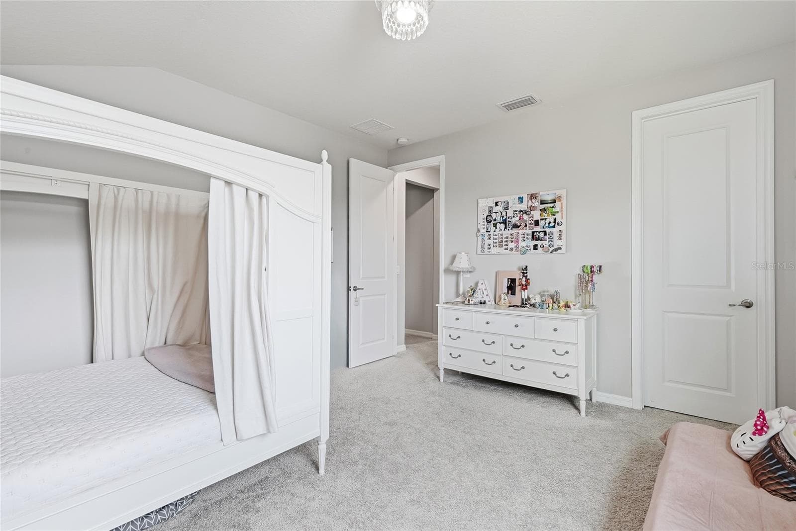 Single Family Residence at 19284 BRIARBROOK DR, TAMPA, photo 49 of 84