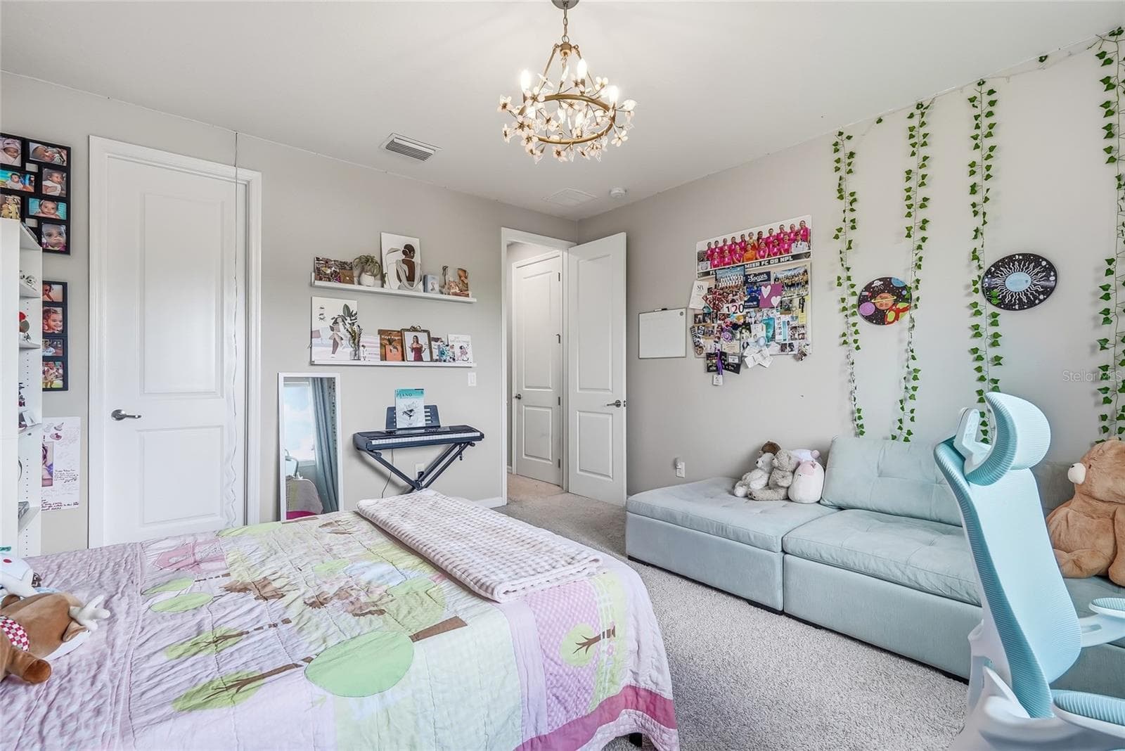 Single Family Residence at 19284 BRIARBROOK DR, TAMPA, photo 51 of 84