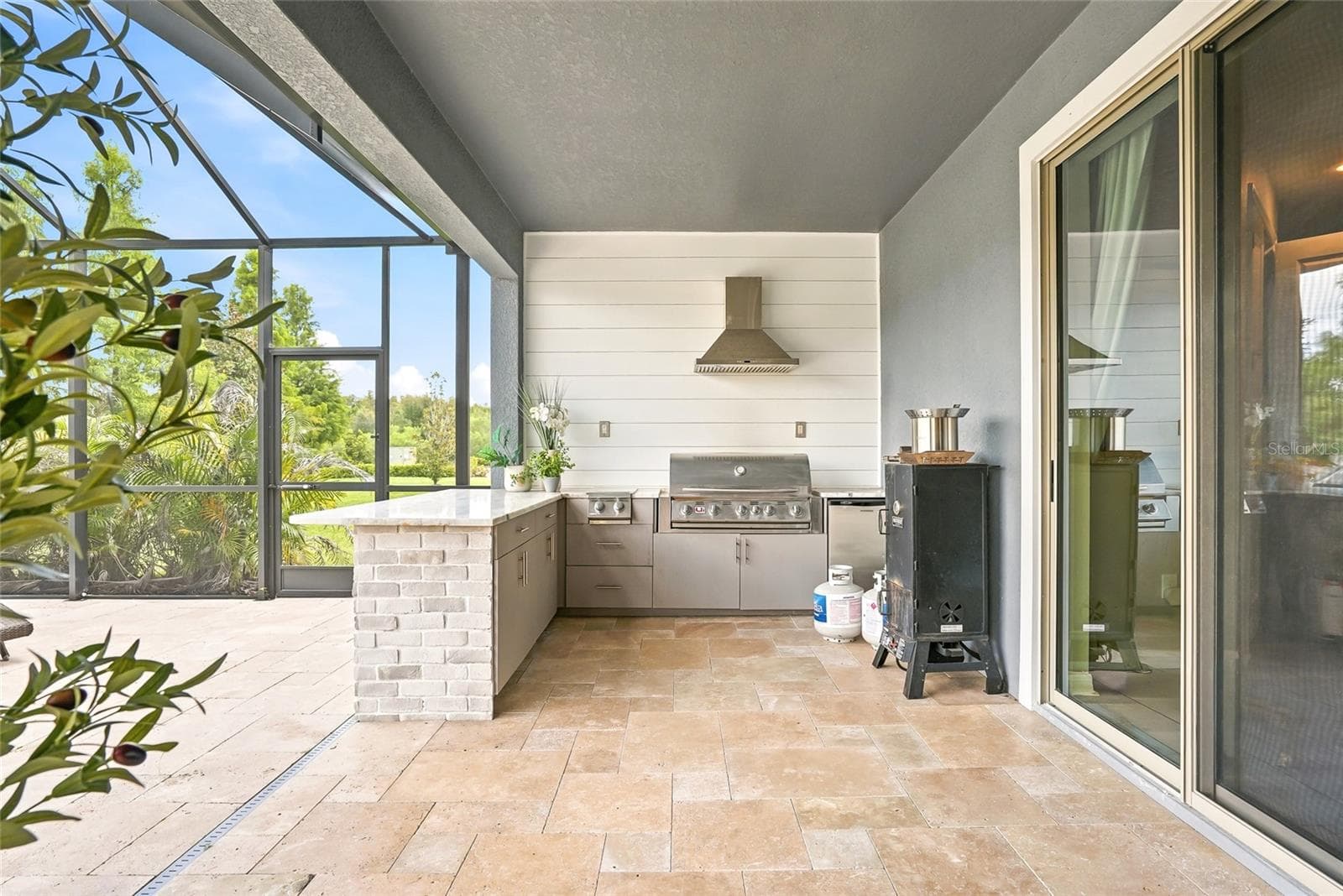 Single Family Residence at 19284 BRIARBROOK DR, TAMPA, photo 60 of 84