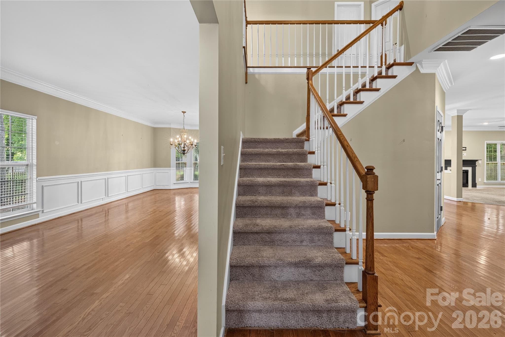 Single Family Residence at 6301 Crown Hill Drive, Charlotte, photo 6 of 48