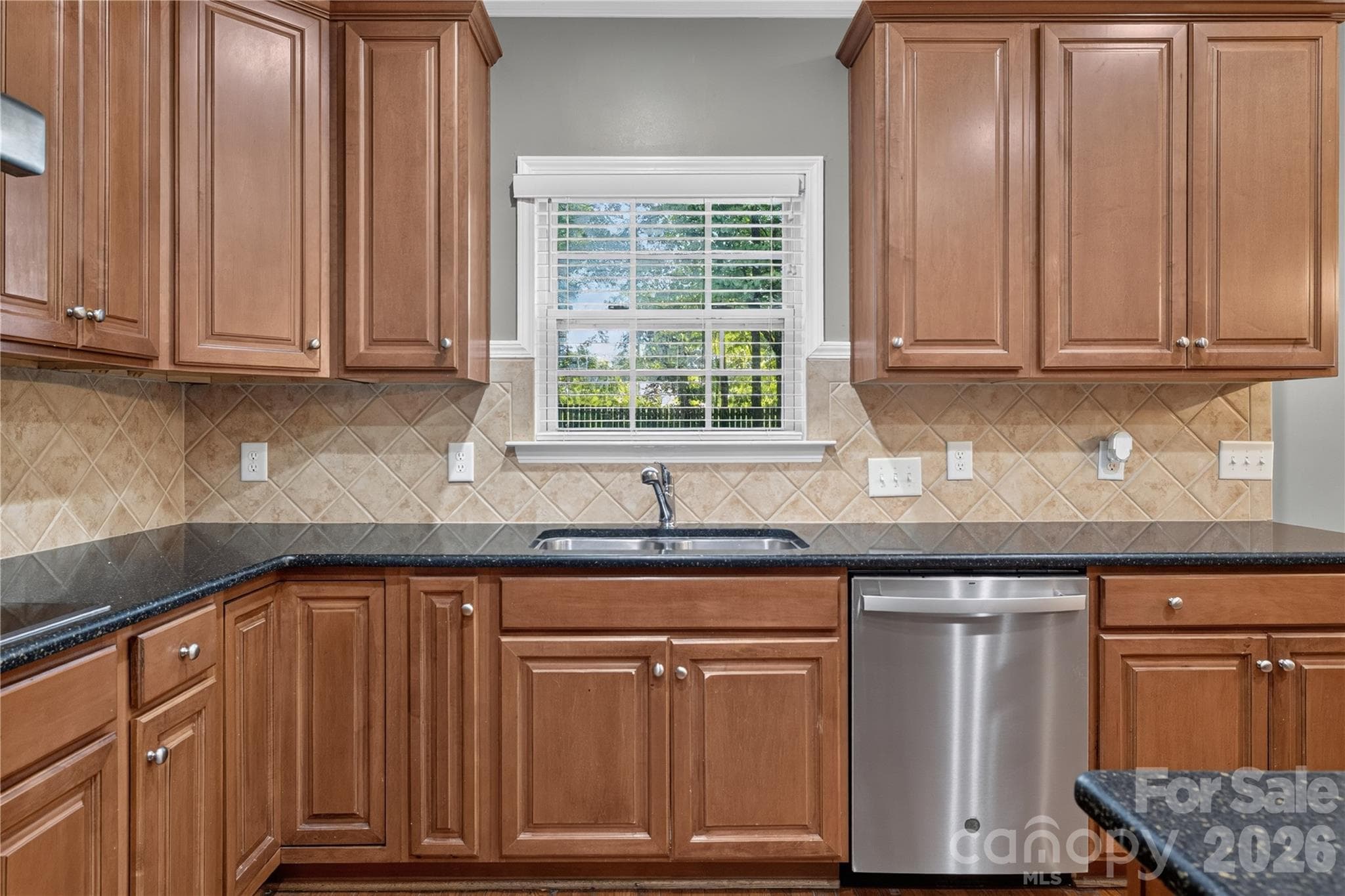Single Family Residence at 6301 Crown Hill Drive, Charlotte, photo 9 of 48