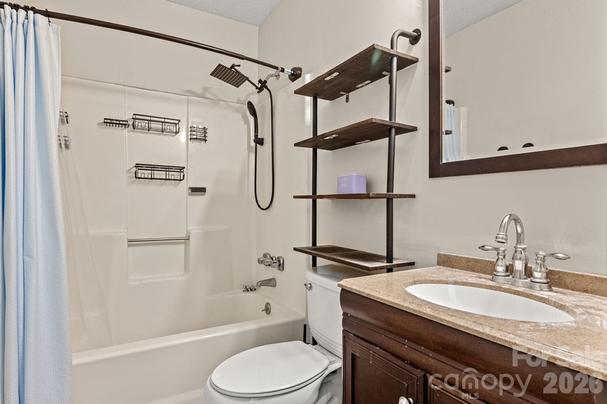 Primary bathroom - 1820 Bridgewood Drive, Lancaster