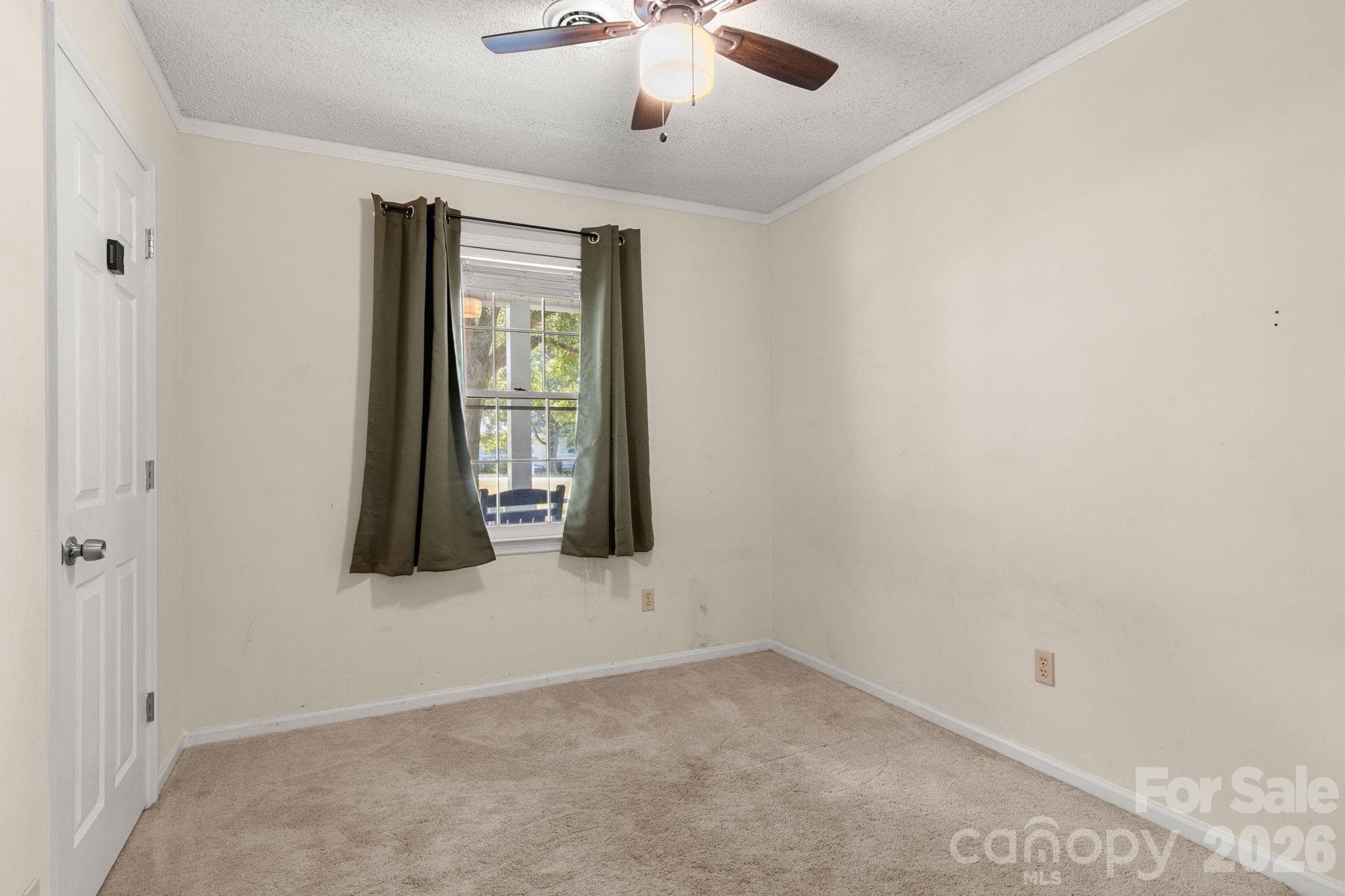 Second bedroom - 1820 Bridgewood Drive, Lancaster