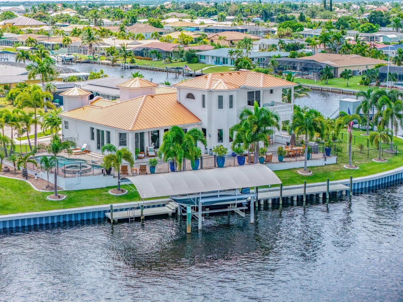 Panoramic Waterways - 290 TAIT TER SE, PORT CHARLOTTE