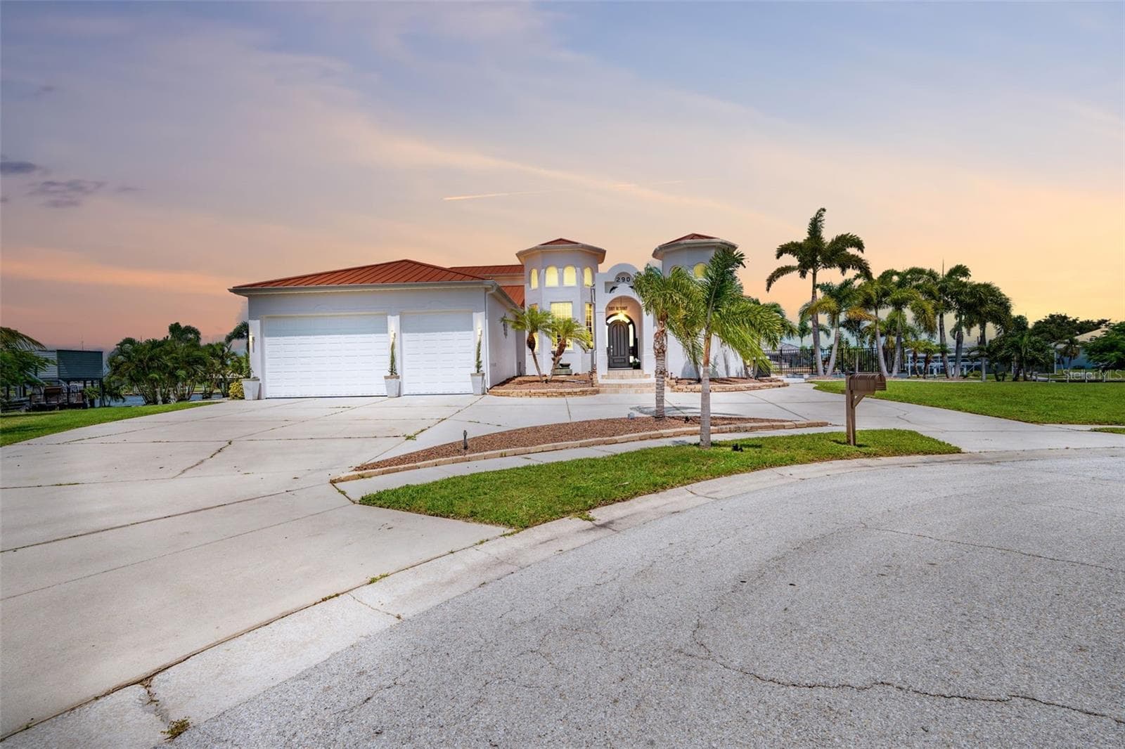 Elegant Custom Residence Offering Impressive Curb Appeal - 290 TAIT TER SE, PORT CHARLOTTE