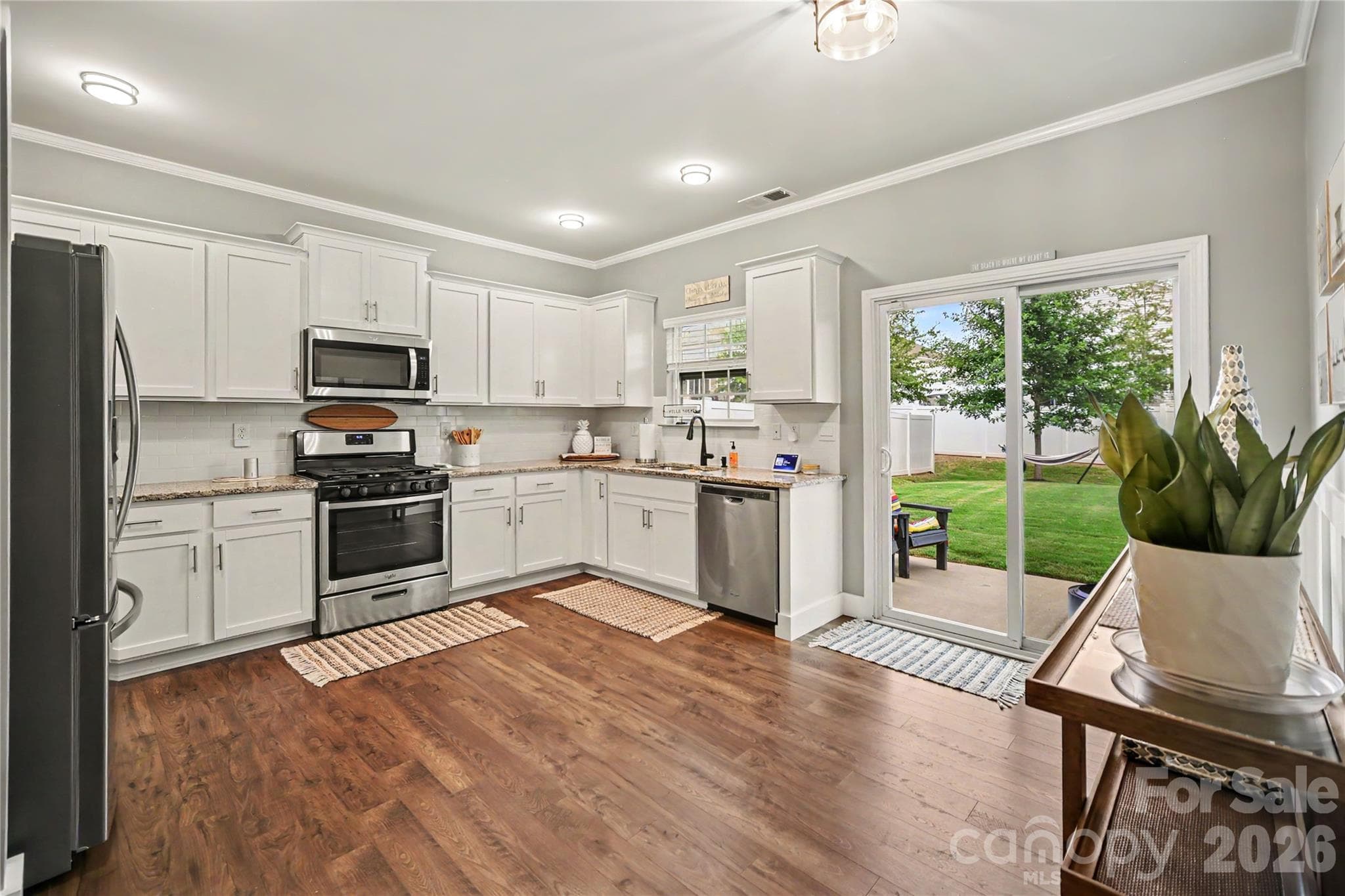 Single Family Residence at 9049 Remnick Drive, Gastonia, photo 11 of 34