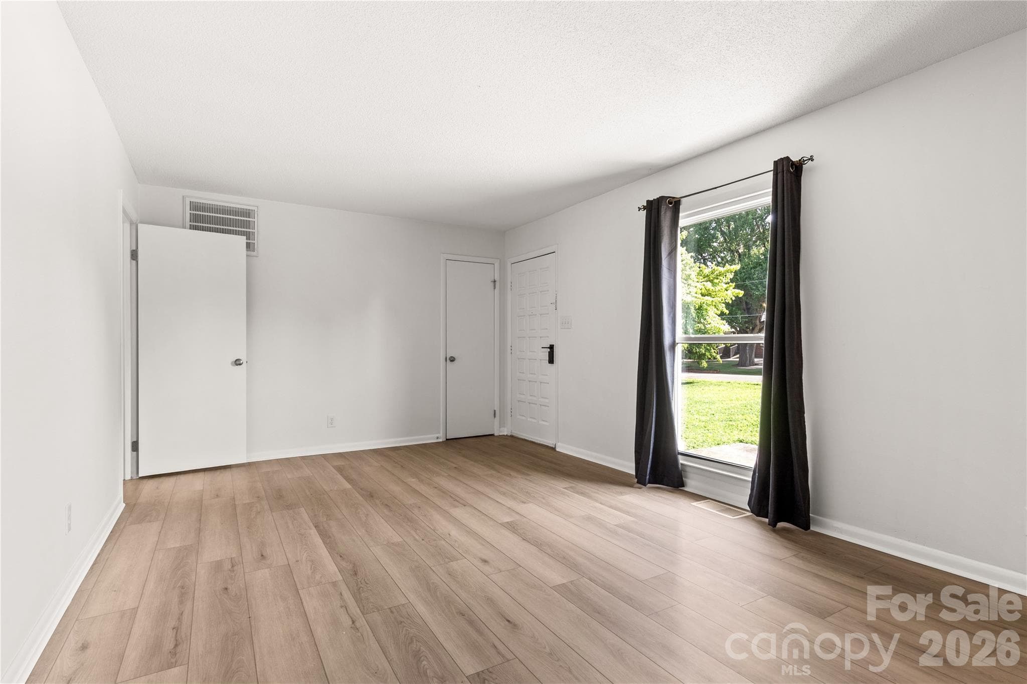 Single Family Residence at 755 Emorywood Lane, Rock Hill, photo 10 of 46