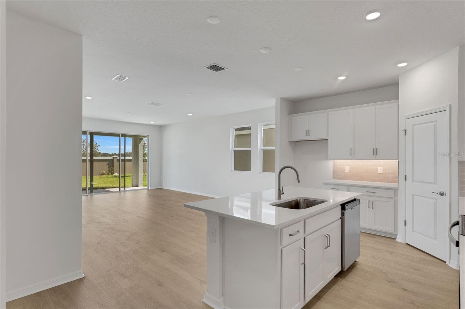 Single Family Residence at 8112 SUNNY POINT TRL, PARRISH, photo 14 of 43