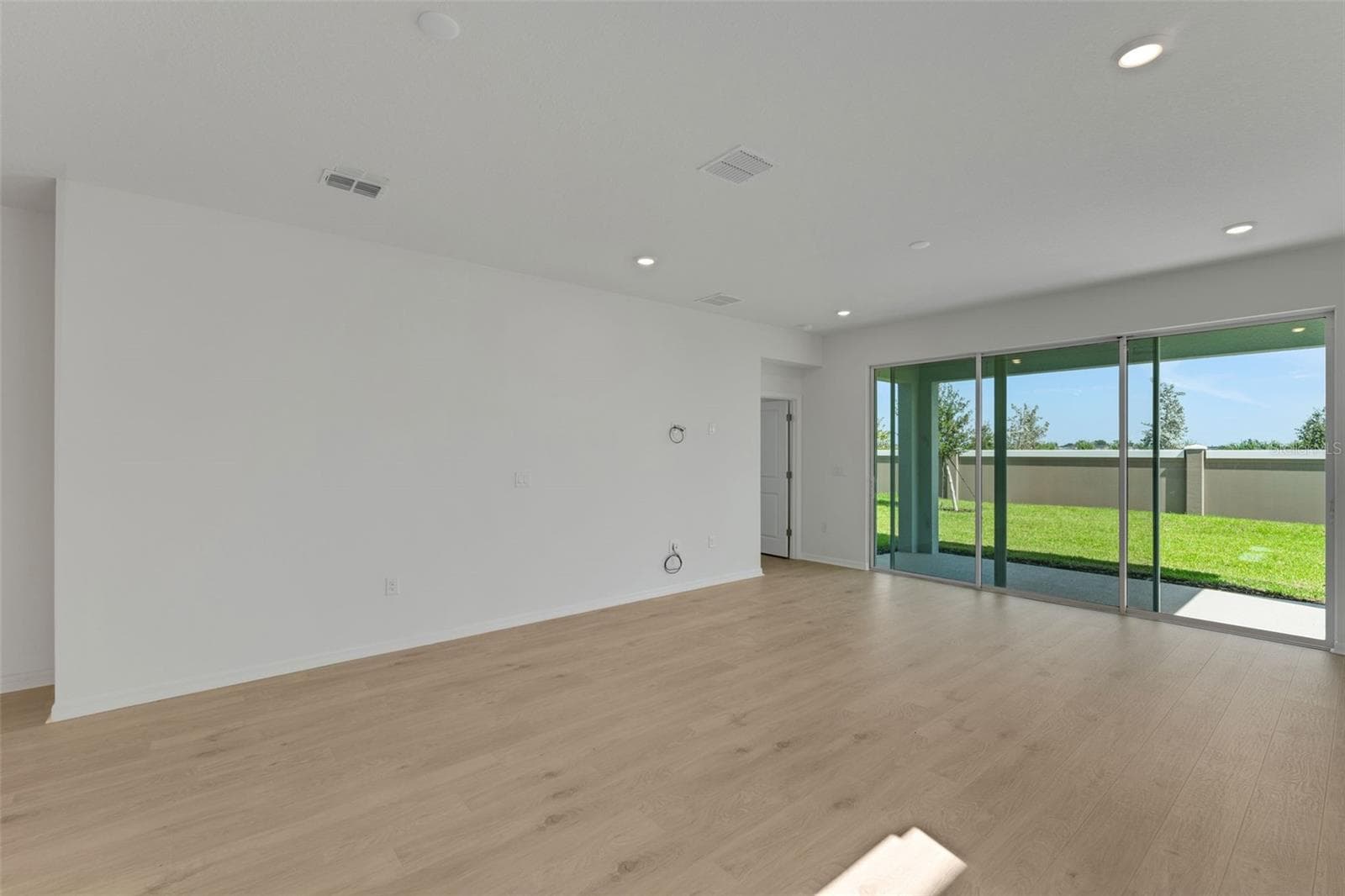 Single Family Residence at 8112 SUNNY POINT TRL, PARRISH, photo 16 of 43