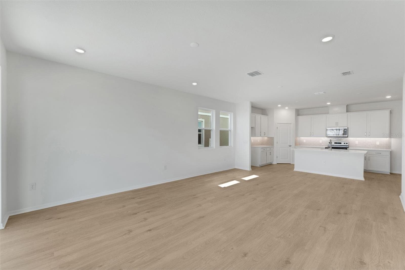 Single Family Residence at 8112 SUNNY POINT TRL, PARRISH, photo 19 of 43
