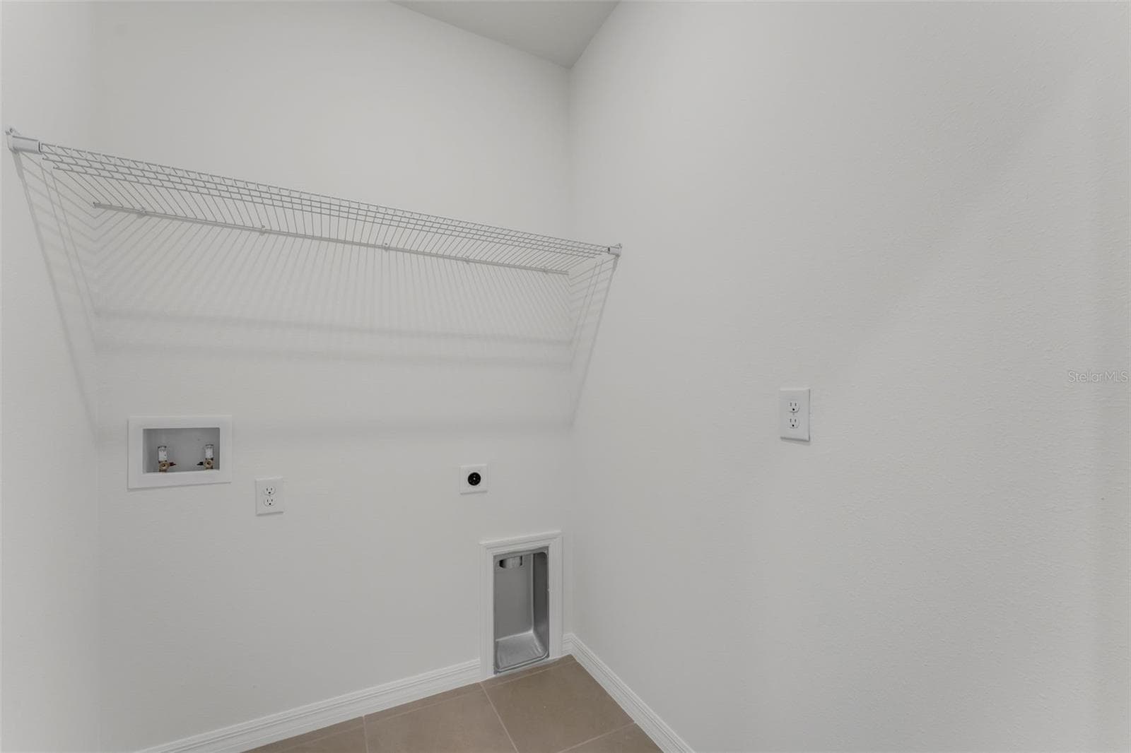 Single Family Residence at 8112 SUNNY POINT TRL, PARRISH, photo 38 of 43