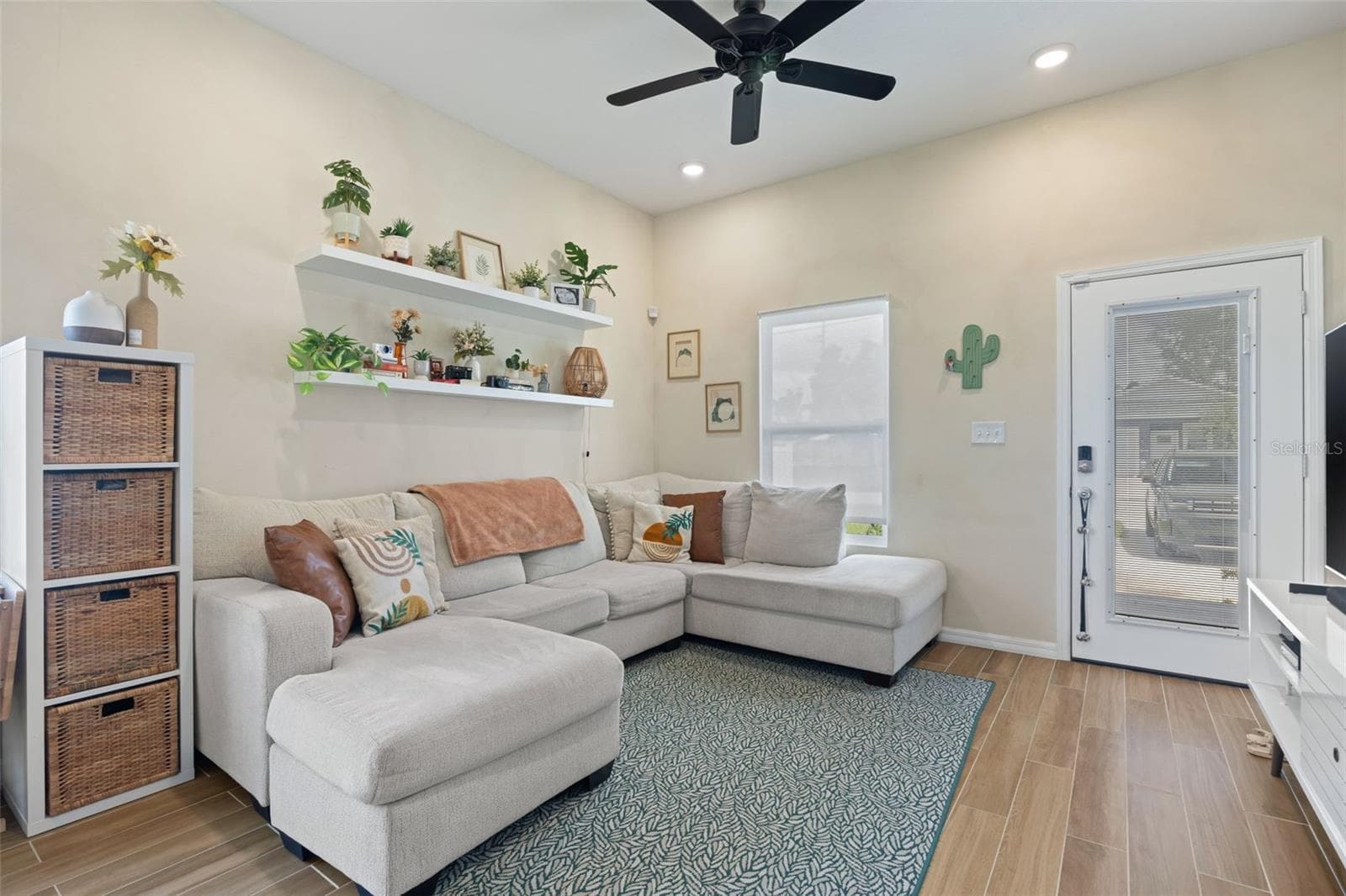 Single Family Residence at 3403 E 10TH AVE, TAMPA, photo 3 of 11
