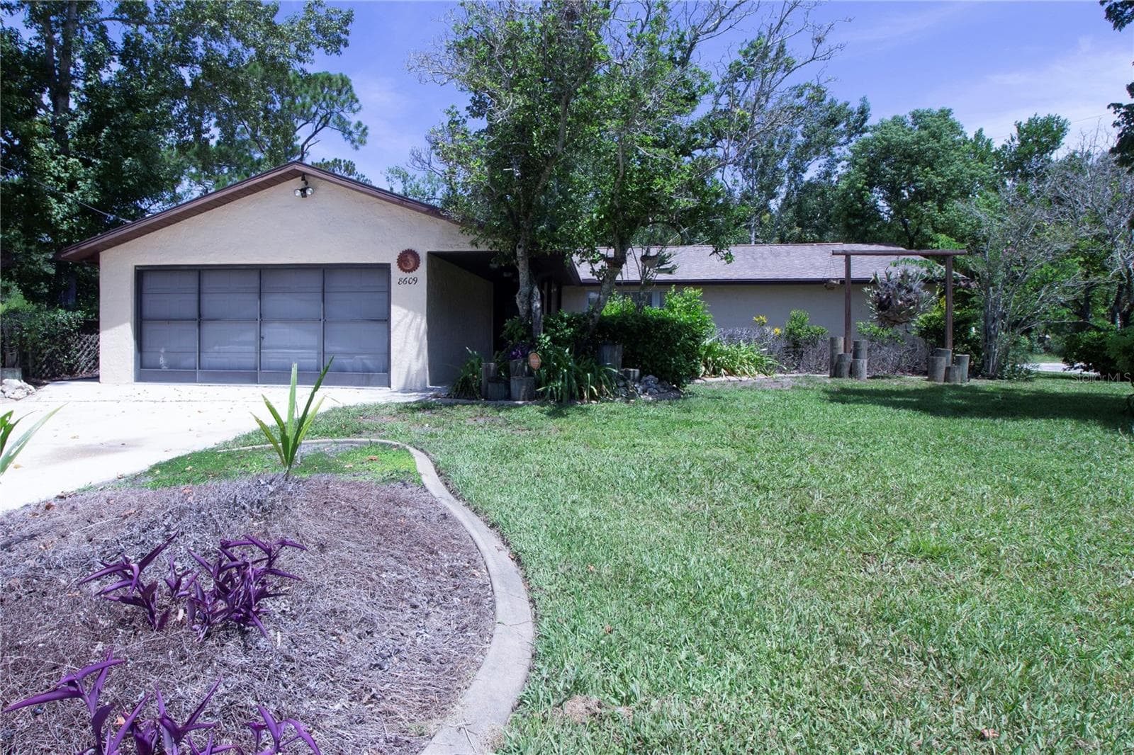 8609 HORIZON LN