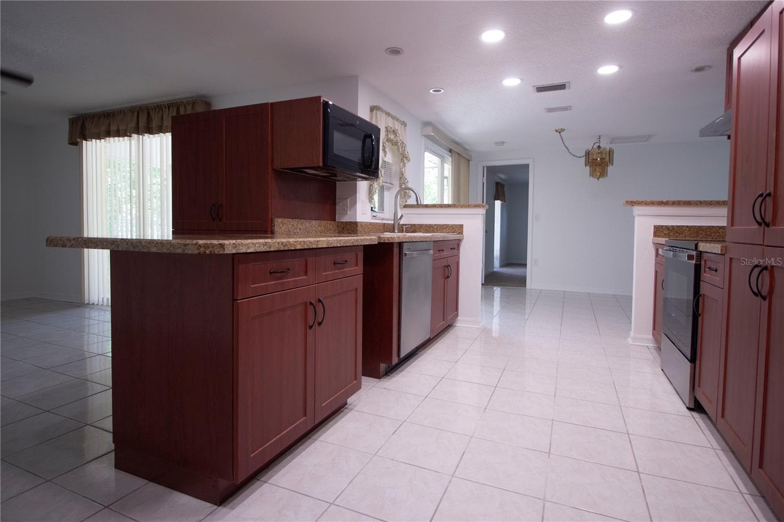 Single Family Residence at 8609 HORIZON LN, HUDSON, photo 13 of 44