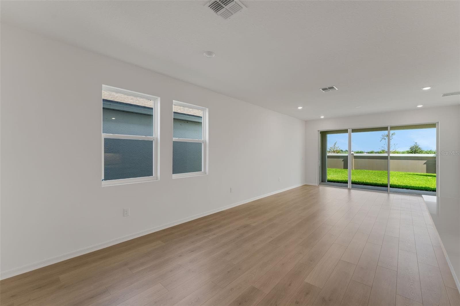 Single Family Residence at 8120 SUNNY POINT TRL, PARRISH, photo 8 of 33