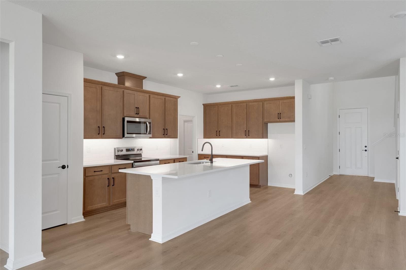 Single Family Residence at 8120 SUNNY POINT TRL, PARRISH, photo 15 of 33