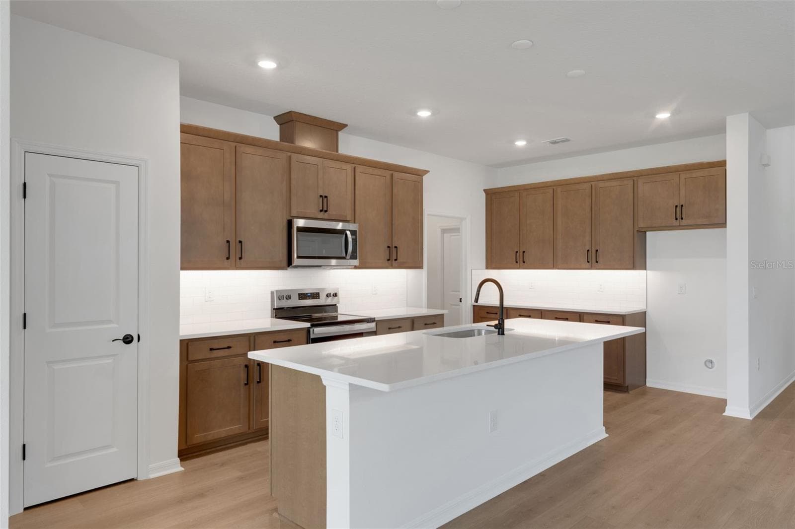 Single Family Residence at 8120 SUNNY POINT TRL, PARRISH, photo 16 of 33
