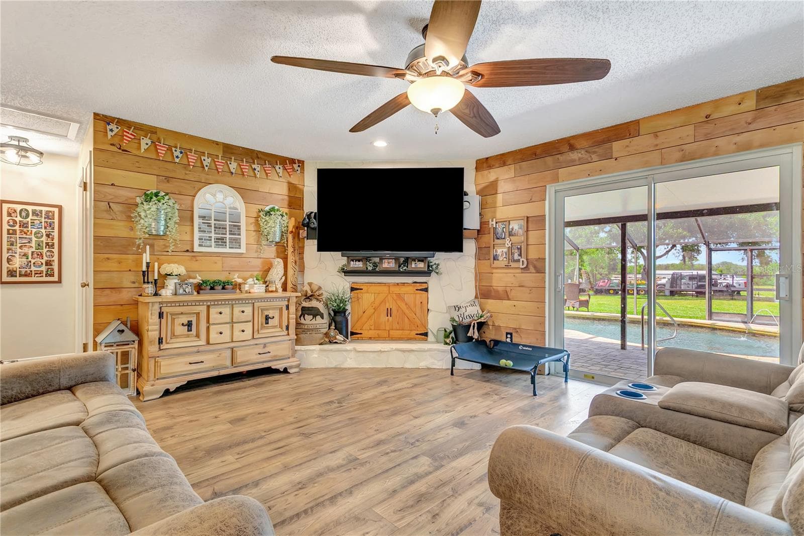 Family room with fireplace - 10710 BILL TUCKER RD, WIMAUMA