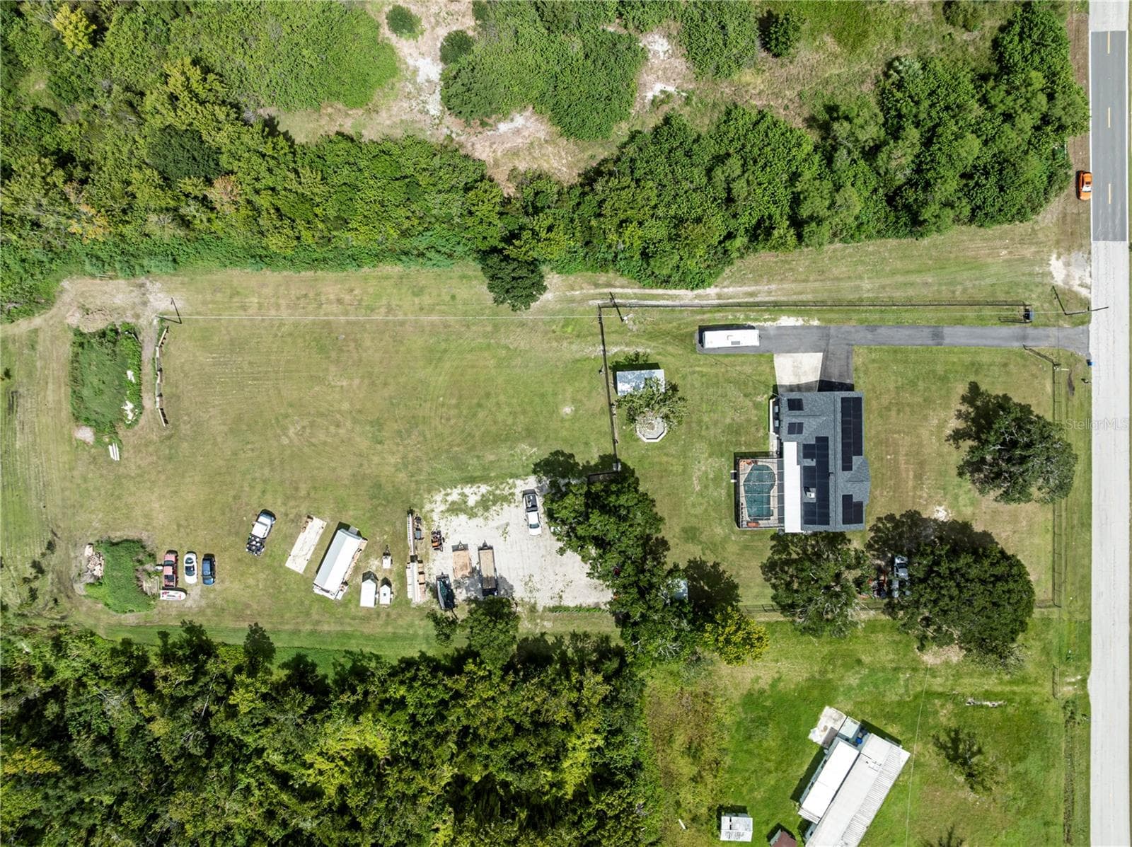 Lots of room for all your toys! - 10710 BILL TUCKER RD, WIMAUMA