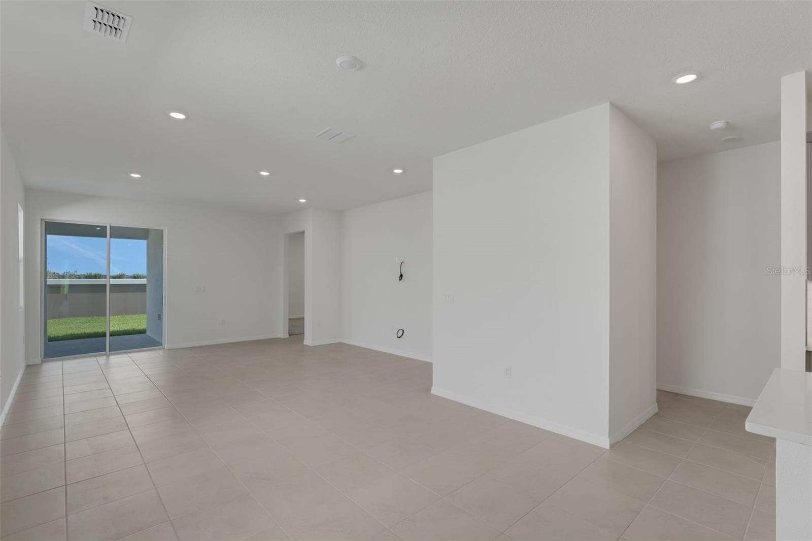 Single Family Residence at 8124 SUNNY POINT TRL, PARRISH, photo 11 of 36
