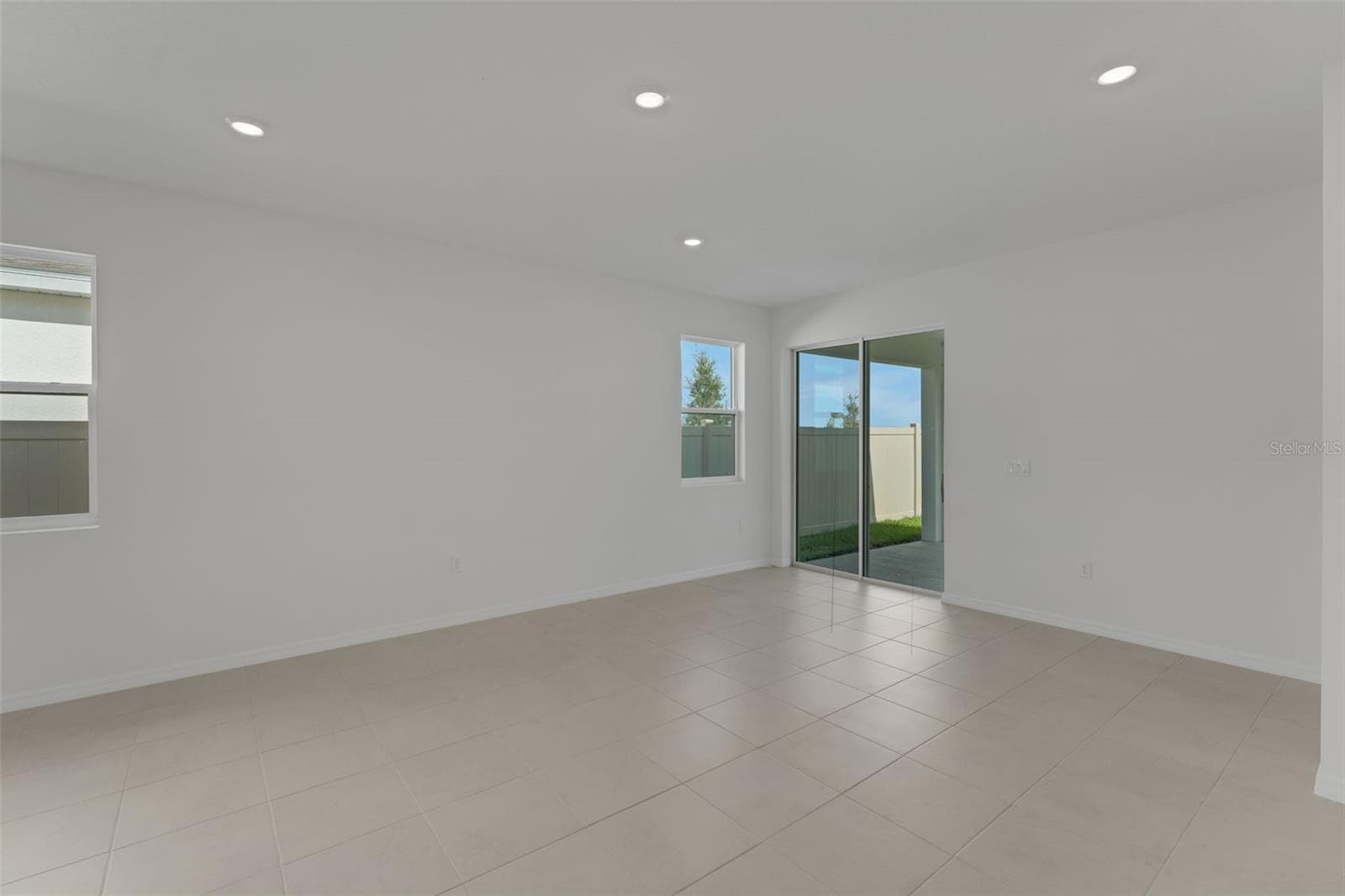 Single Family Residence at 8124 SUNNY POINT TRL, PARRISH, photo 14 of 36