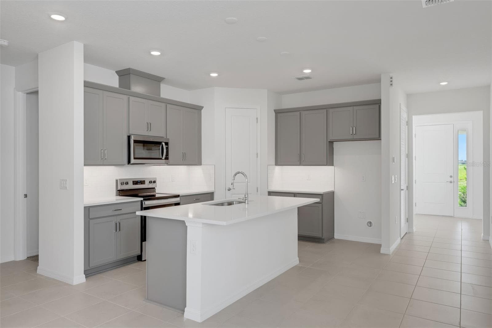Single Family Residence at 8124 SUNNY POINT TRL, PARRISH, photo 18 of 36