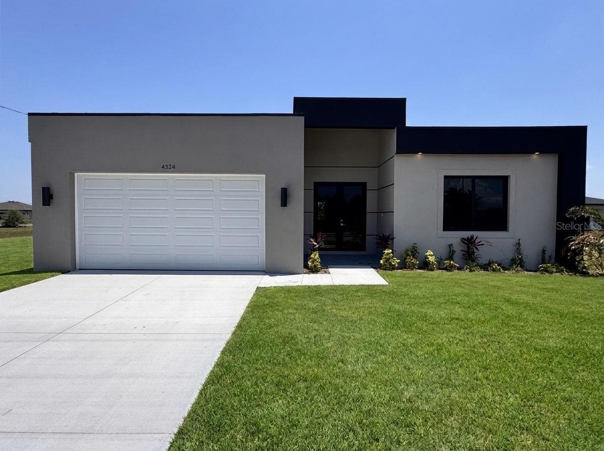 4324 JACARANDA PKWY W