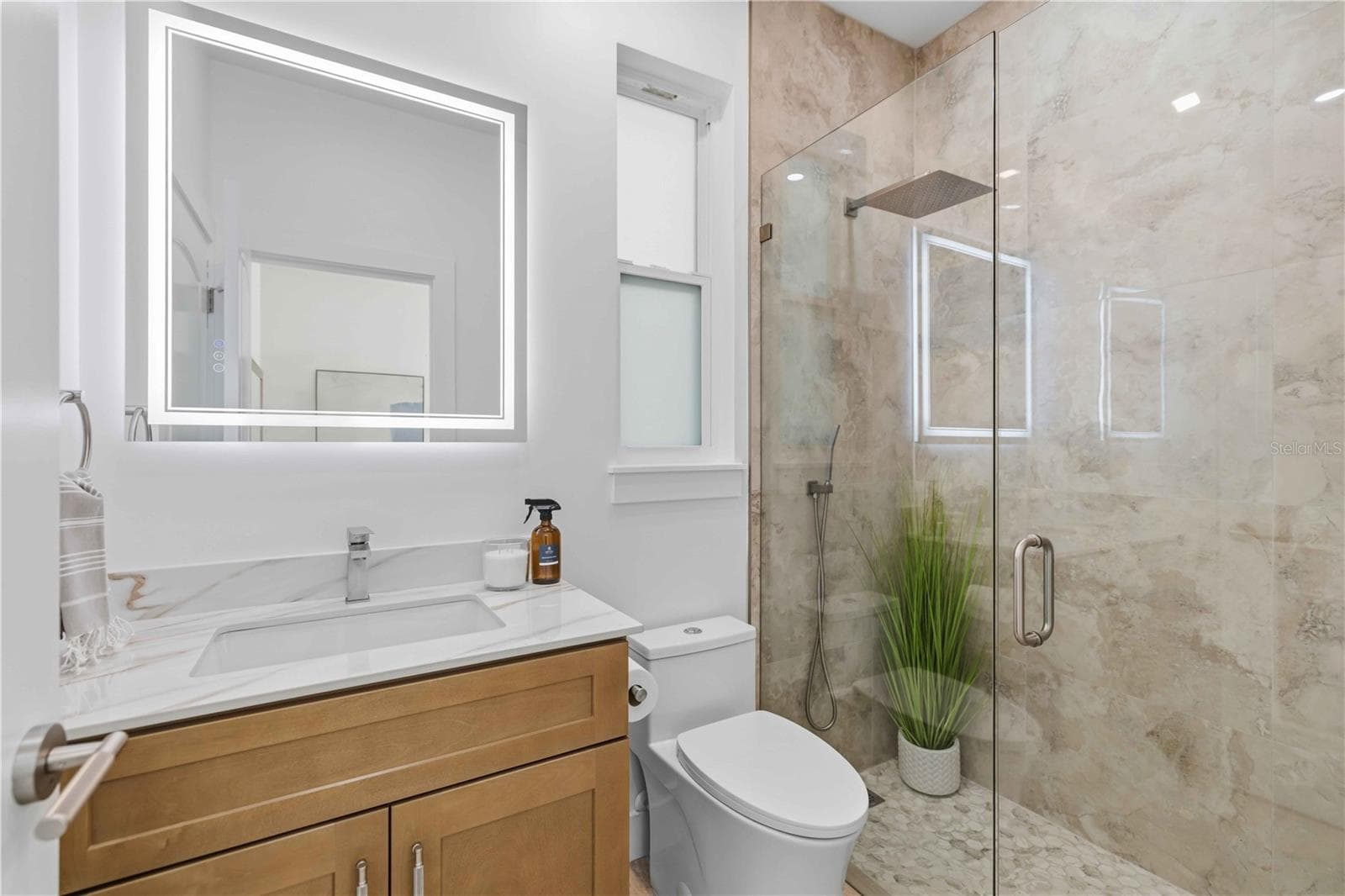 Jack-n-Jill Bath - 1354 TEAROSE PL, SARASOTA