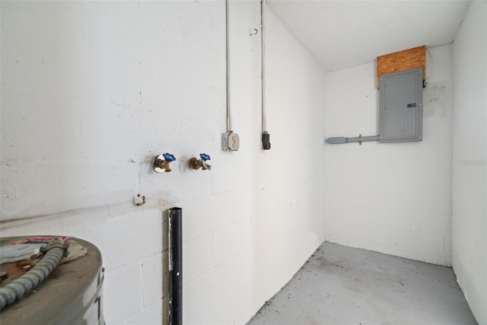 Single Family Residence at 3522 ALLANDALE DR, HOLIDAY, photo 12 of 16