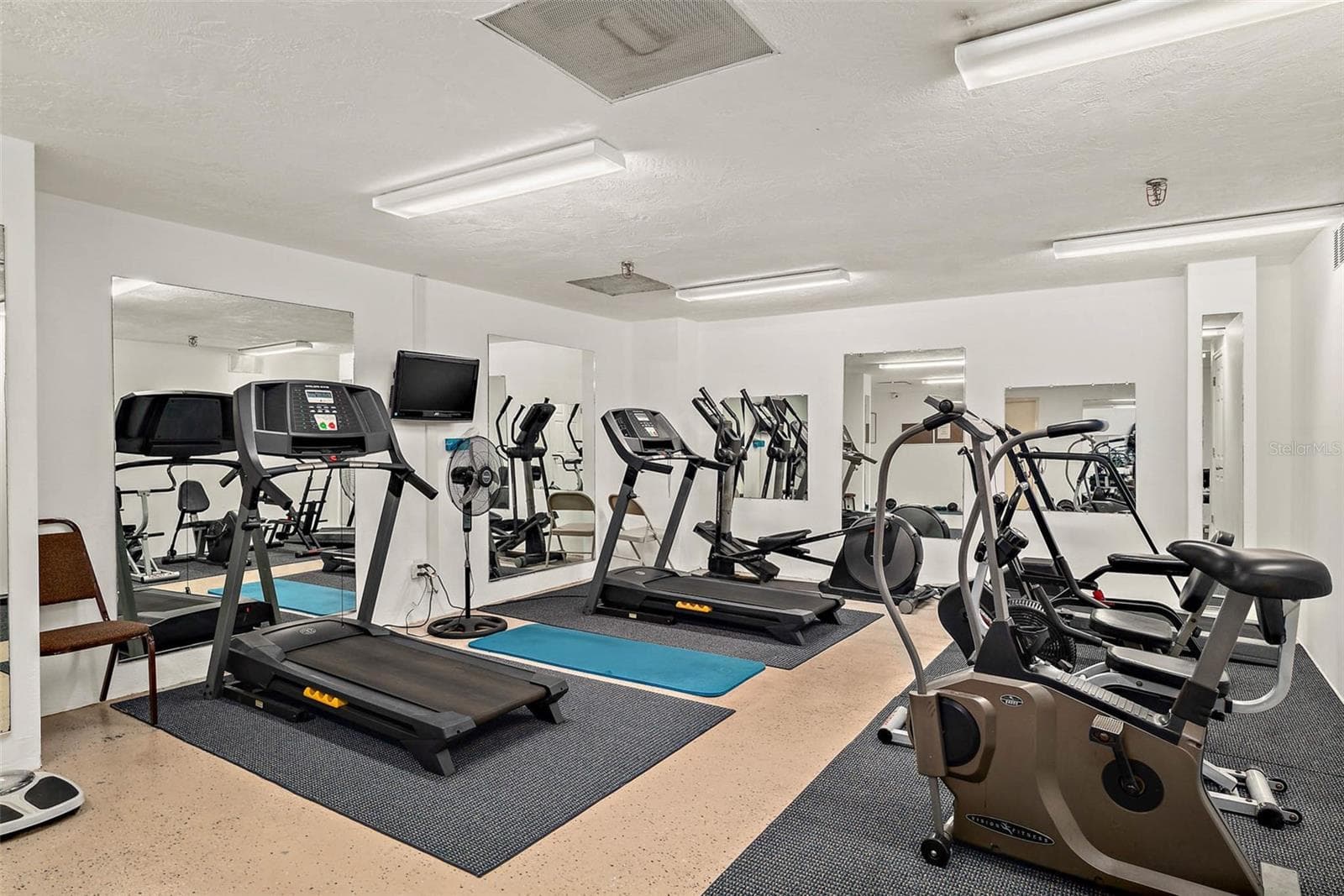 Community Fitness - 3600 S OCEAN SHORE BLVD #222, FLAGLER BEACH