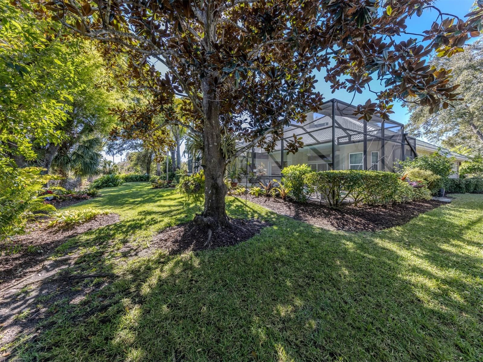 Single Family Residence at 444 TREMINGHAM WAY, VENICE, photo 9 of 105
