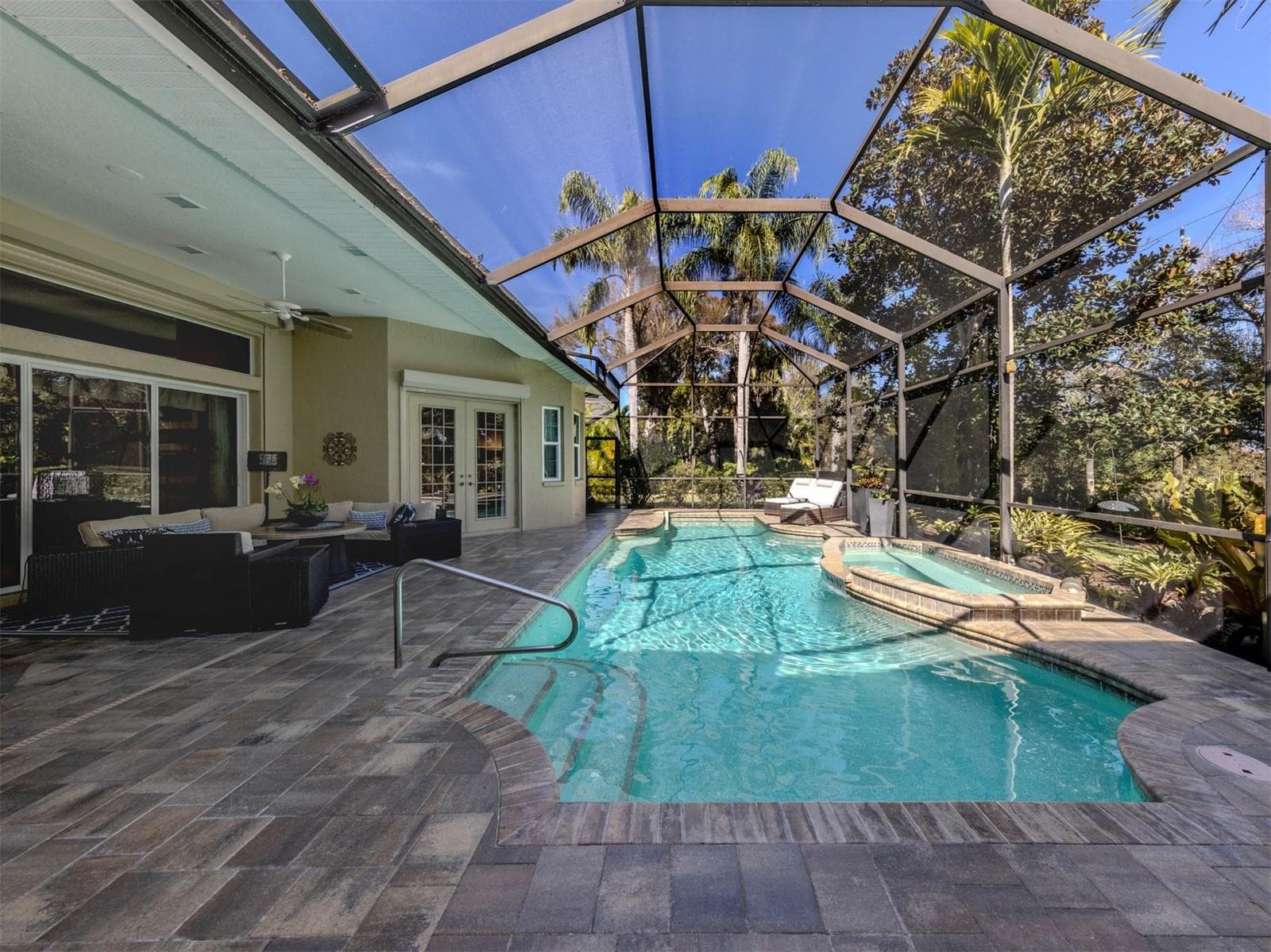 Single Family Residence at 444 TREMINGHAM WAY, VENICE, photo 10 of 105