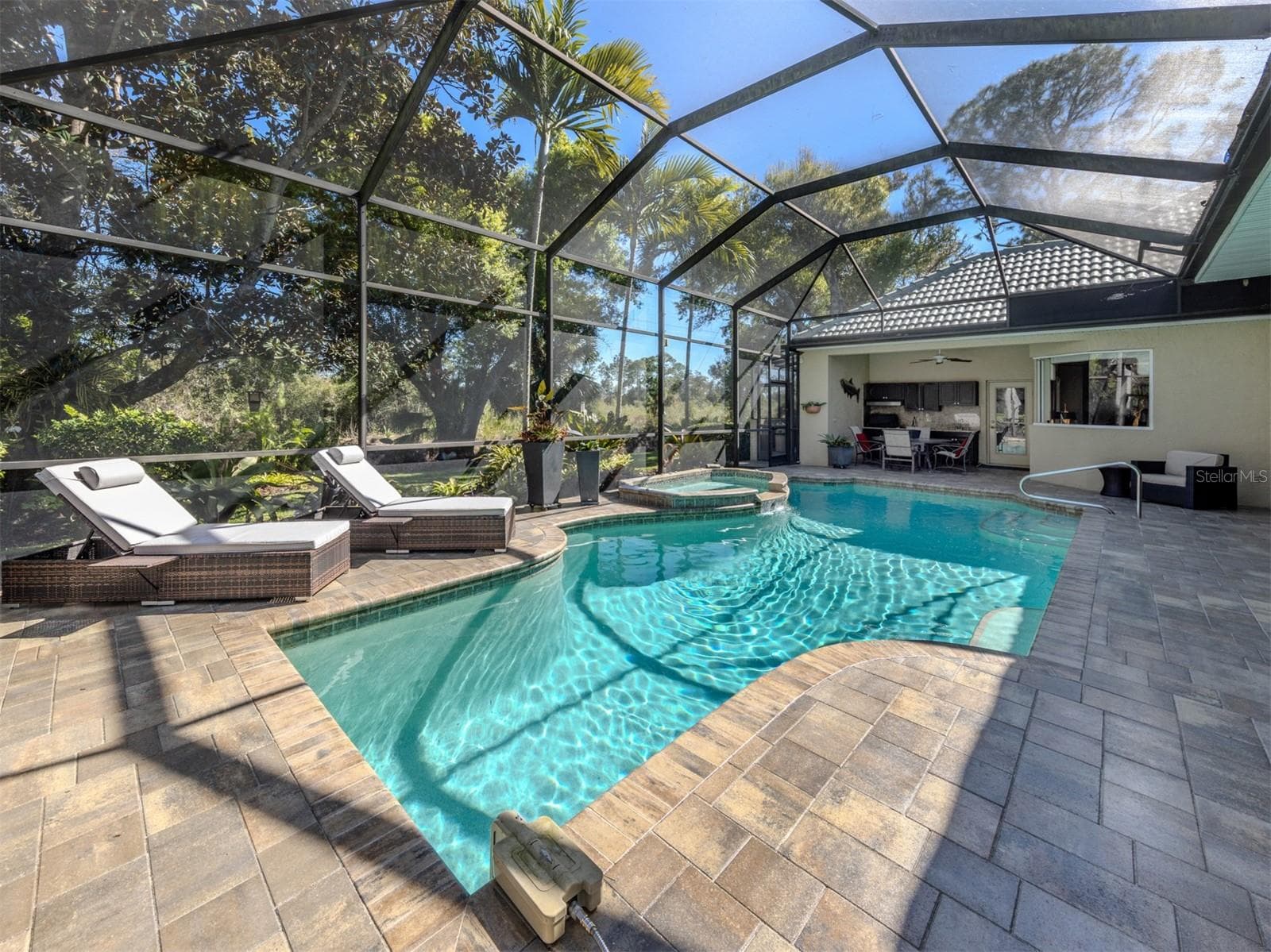 Single Family Residence at 444 TREMINGHAM WAY, VENICE, photo 16 of 105