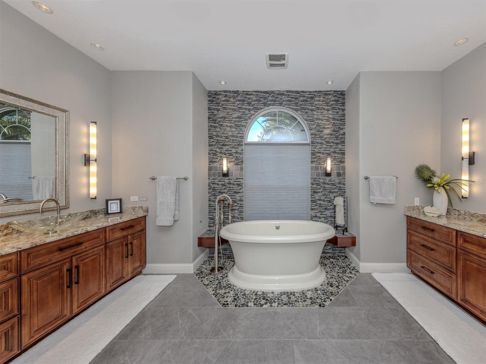 Single Family Residence at 444 TREMINGHAM WAY, VENICE, photo 40 of 105