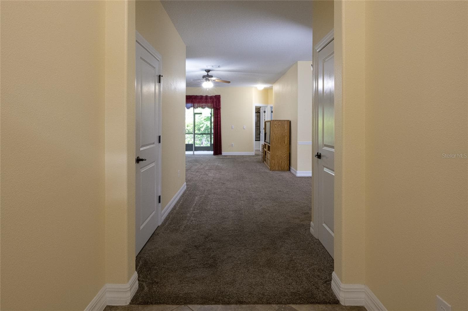 Foyer toward living room - 3650 LIMESTONE ST, CLERMONT